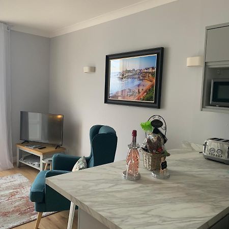 Beautiful Flat With Harbour Views Tenby Exterior foto