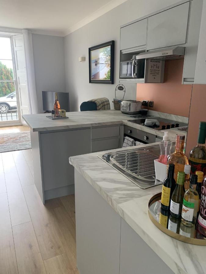 Beautiful Flat With Harbour Views Tenby Exterior foto
