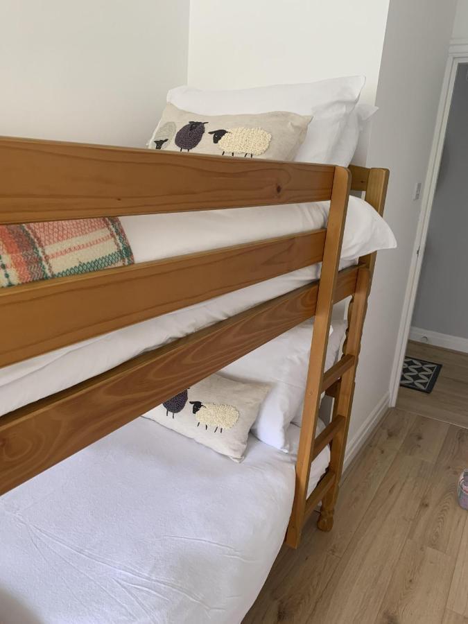 Beautiful Flat With Harbour Views Tenby Exterior foto