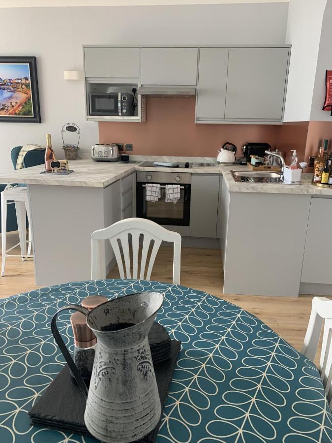 Beautiful Flat With Harbour Views Tenby Exterior foto