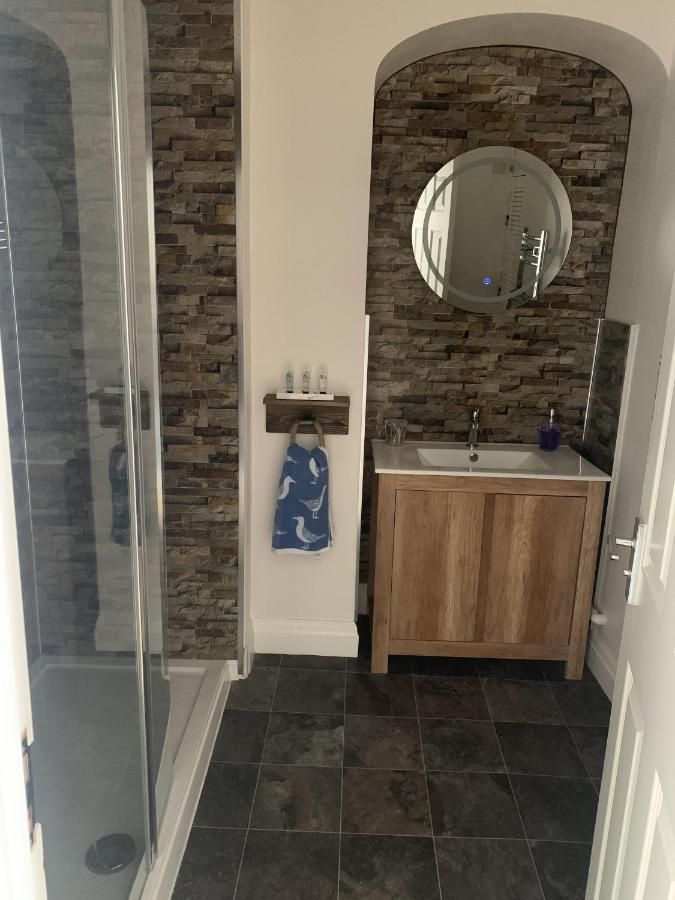 Beautiful Flat With Harbour Views Tenby Exterior foto