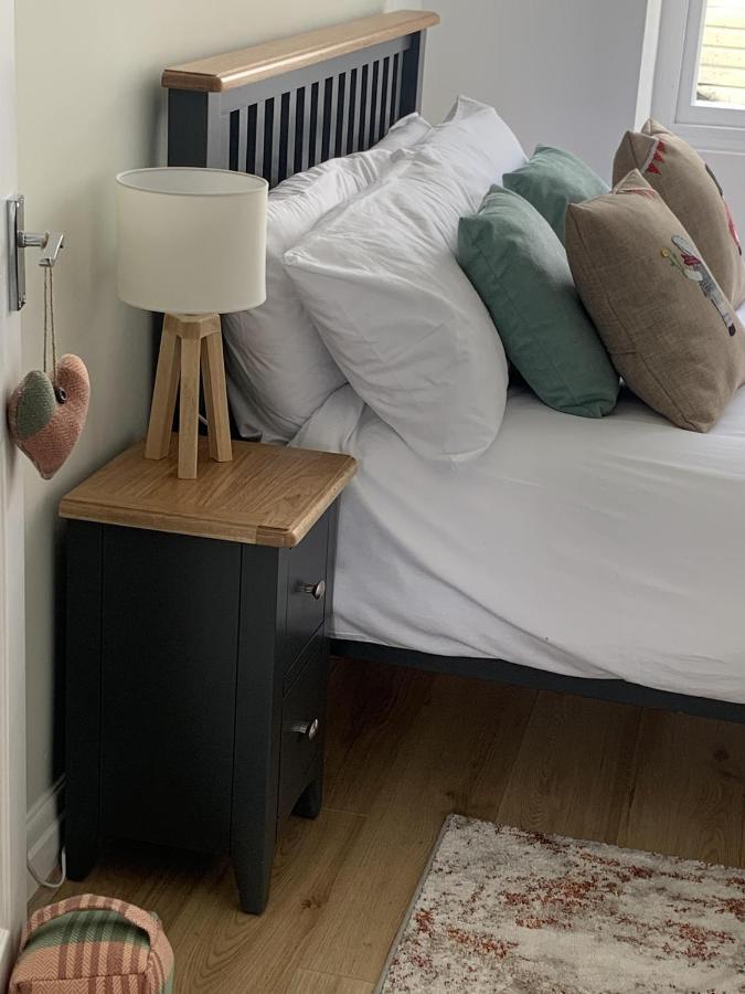 Beautiful Flat With Harbour Views Tenby Exterior foto
